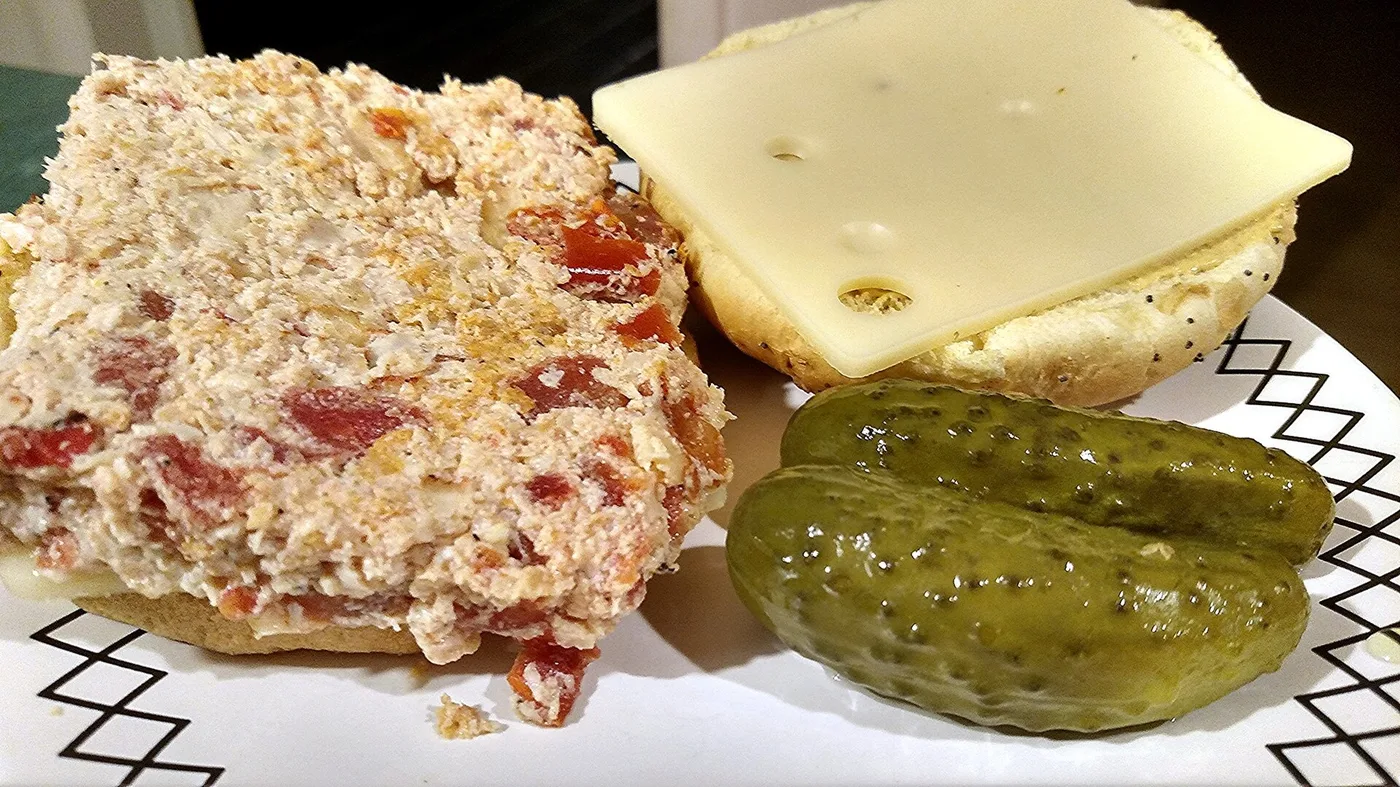 Огуречный салат с укропом и йогуртом — изображение блюда